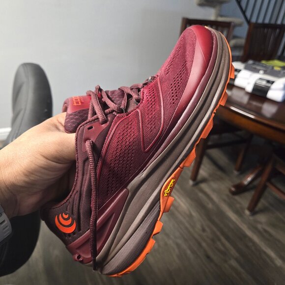 Topo  athletic - Picture 6 of 11